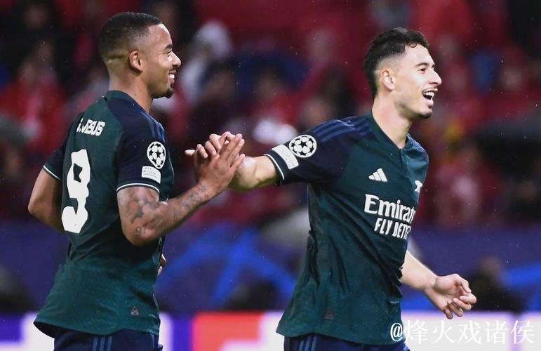 阿姆斯特丹迎来富安健洋，明日将在阿贾克斯进行体检